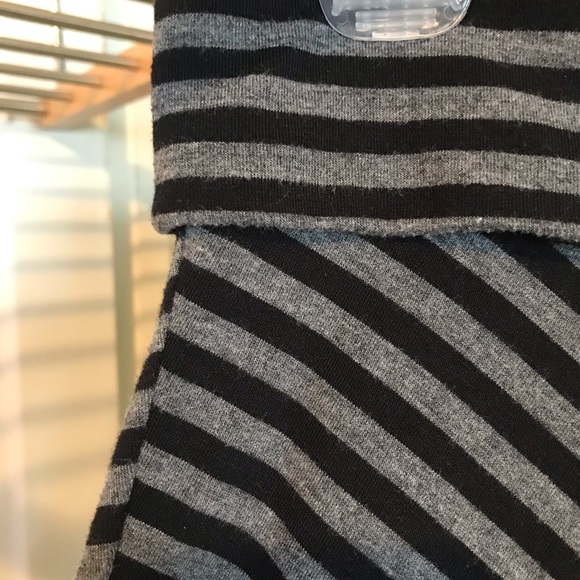 Old Navy fold over A-line black & gray skirt - Picture 7 of 8